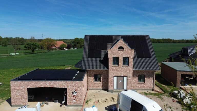 Photovoltaikanlage mit 30 Modulen (13,3 kWp), installiert von PVPro Solar in Hannover und Umgebung
