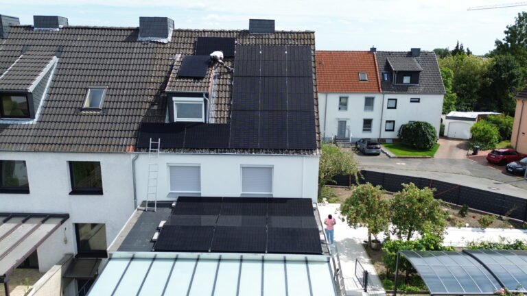 Photovoltaikanlage mit 22 Modulen (10 kWp), installiert von PVPro Solar in Hannover und Umgebung