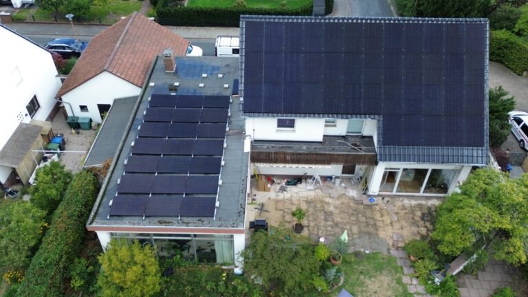 Gewerbliche Photovoltaikanlage mit 67 Modulen (30 kWp), installiert von PVPro Solar