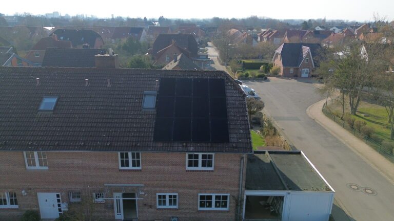Photovoltaikanlage mit 22 Modulen (10,23 kWp), installiert von PVPro Solar in Hannover und Umgebung
